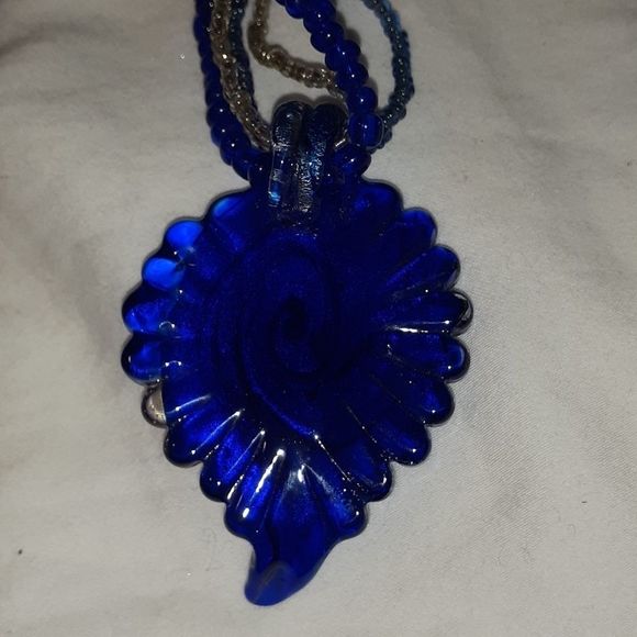 Pier 1 Imports Glass Leaf Pendant Beaded Necklace - Picture 4 of 4
